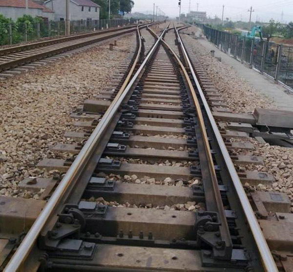 钢轨道岔1.jpg