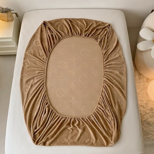 Premium Winter Solid-Color Thickened Milk Velvet Bed Skirt & Mattress Protector—Non-Slip Simmons Bed Cover—Wholesale for International Trade