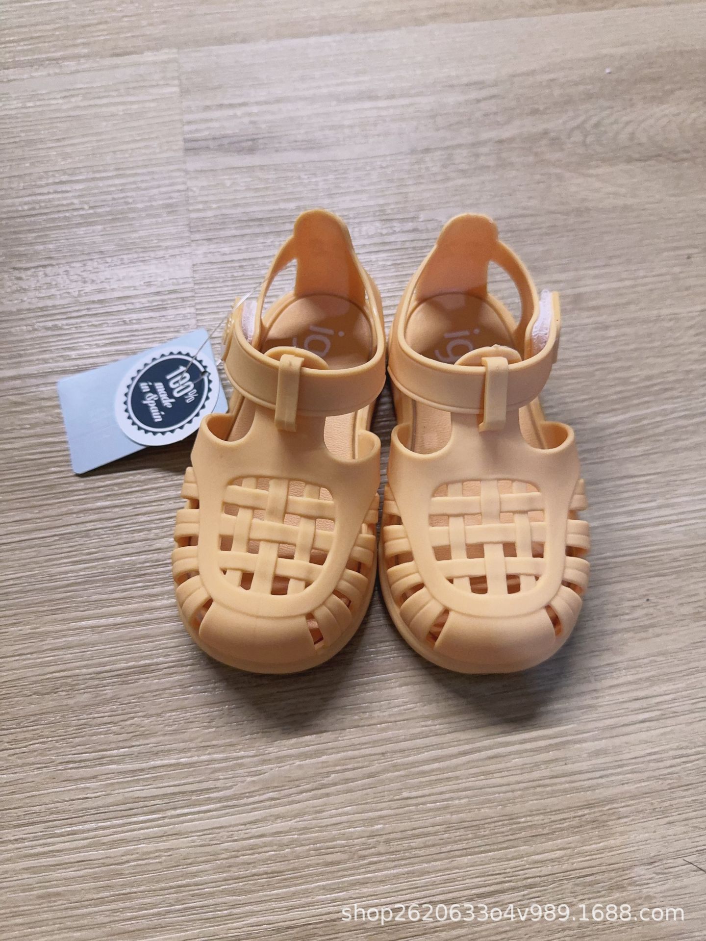 夏の新作、男の子と女の子のための無地カジュアル包頭ローマサンダル、マジックテープ付きビーチサンダル