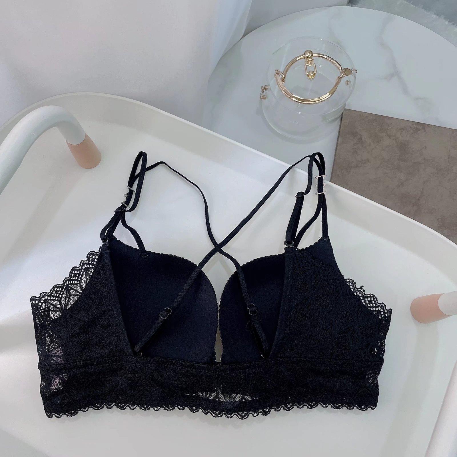 Neue produkt 8628 vorne schnalle dessous sexy spitze kreuz schöne zurück ohne stahl ring versammelt bh einzel stück/set_voghion.com