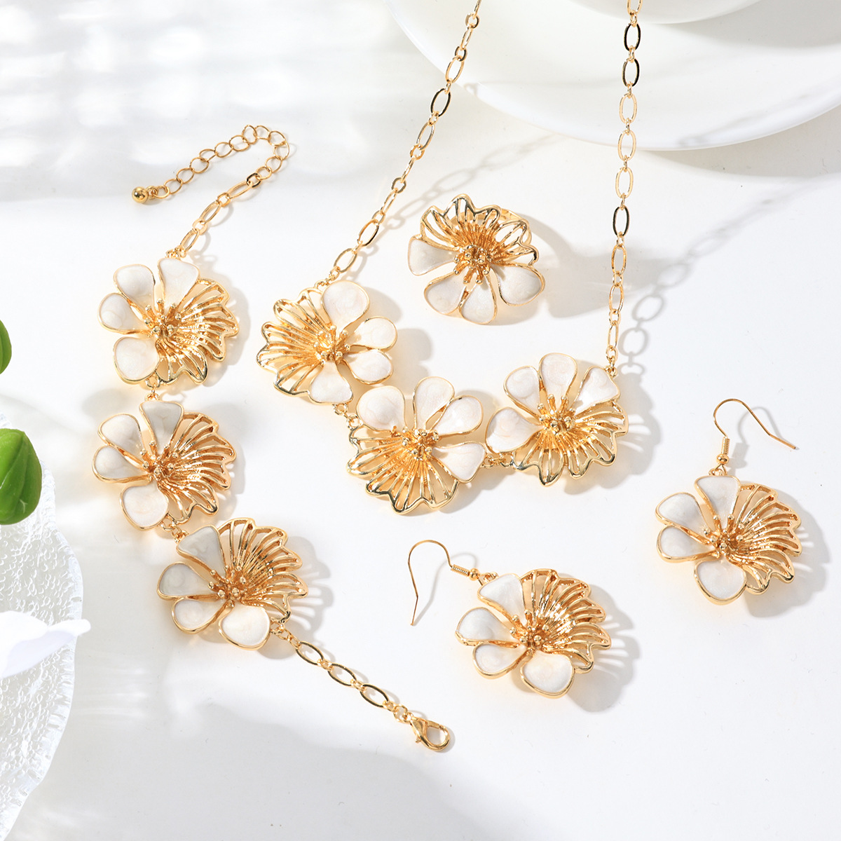 Estilo explosivo transfronterizo retro aceite que gotea collar de flores pulsera aretes conjunto de joyas asimétricas frescas y dulces