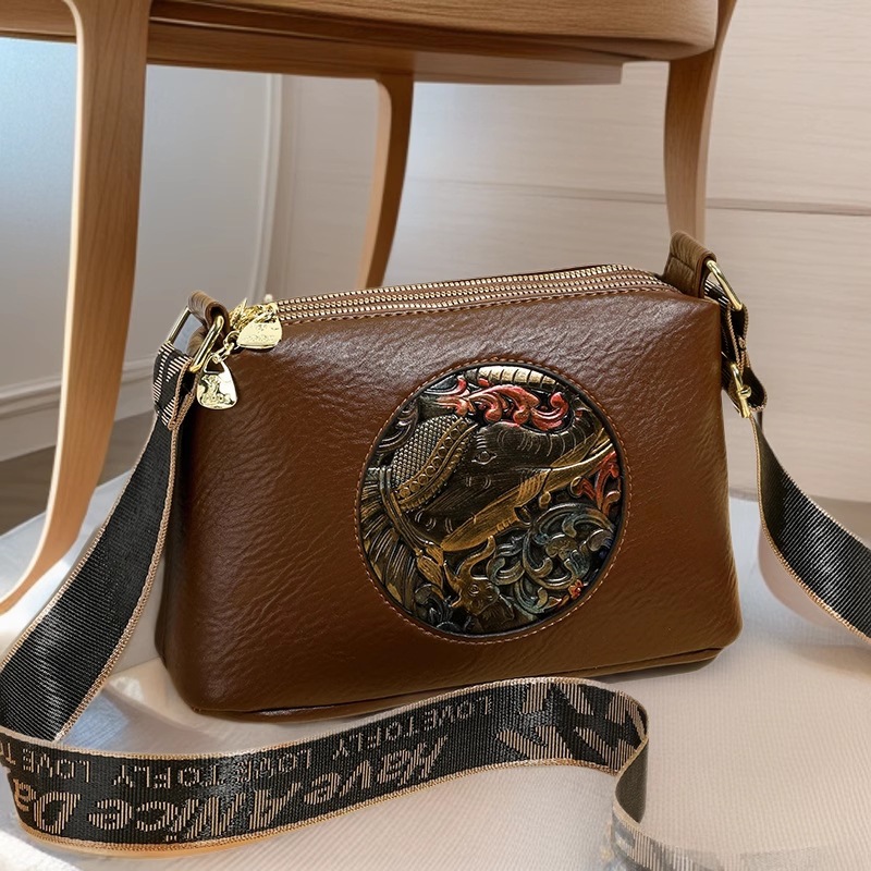 Classic Women's Shoulder Bag With Artistic Chinese Embossed Style_voghion.com