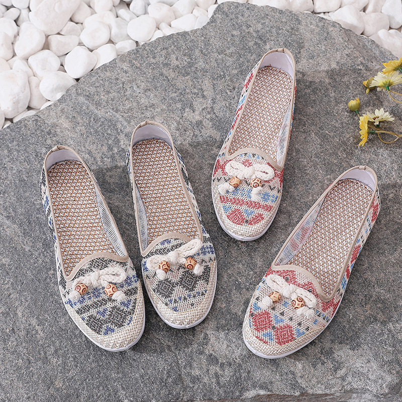 Summer Old Beijing Cloth Shoes, Women's Mesh Shoes, Breathable Soft-Soled Mother's Shoes, Shallow Mouth, Fashionable Flats-Soled Mesh Shoes for Middle-Aged and Elderly People Summer Old Beijing Cloth Shoes, Women's Mesh Shoes, Breathable Soft-Soled Mother's Shoes, Shallow Mouth, Fashionable Flats-Soled Mesh Shoes for Middle-Aged and Elderly People