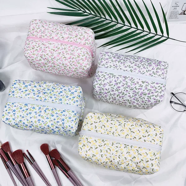 Cross-border Hot Sale Floral Cosmetic Bag Small Fresh Style Simple Wash Bag Quilted Cotton Clutch Bag Portable Storage Bag
