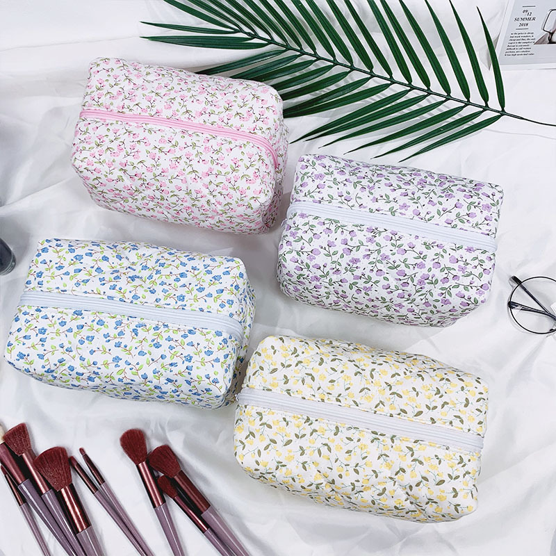 Cross-border Hot Sale Floral Cosmetic Bag Small Fresh Style Simple Wash Bag Quilted Cotton Clutch Bag Portable Storage Bag