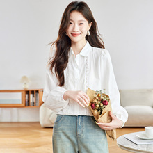 棉茧 白色衬衫女早秋新款娃娃领钩花镂空泡泡袖上衣通勤休闲Ins风