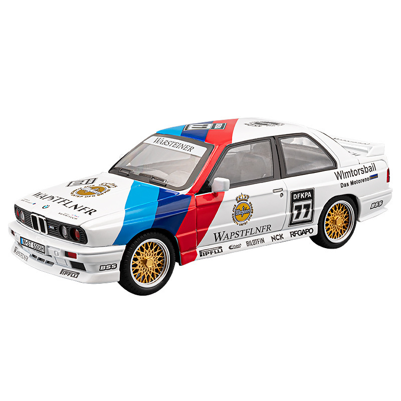 자동차 1:24 말 M3 E30 트랙 버전 사운드 및 라이트 백 자동차 장난감 시뮬레이션 합금 자동차 모델 컬렉션