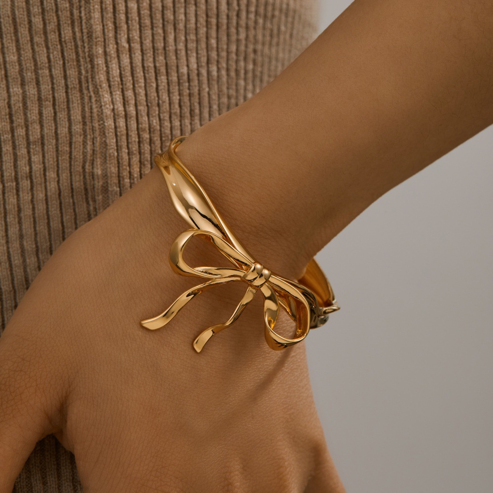 bracelet with bow