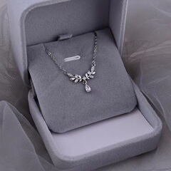 軽豪華小衆個性百合ネックレス女性高級感精緻穂穂平安鎖骨鎖気質女神アクセサリー潮
