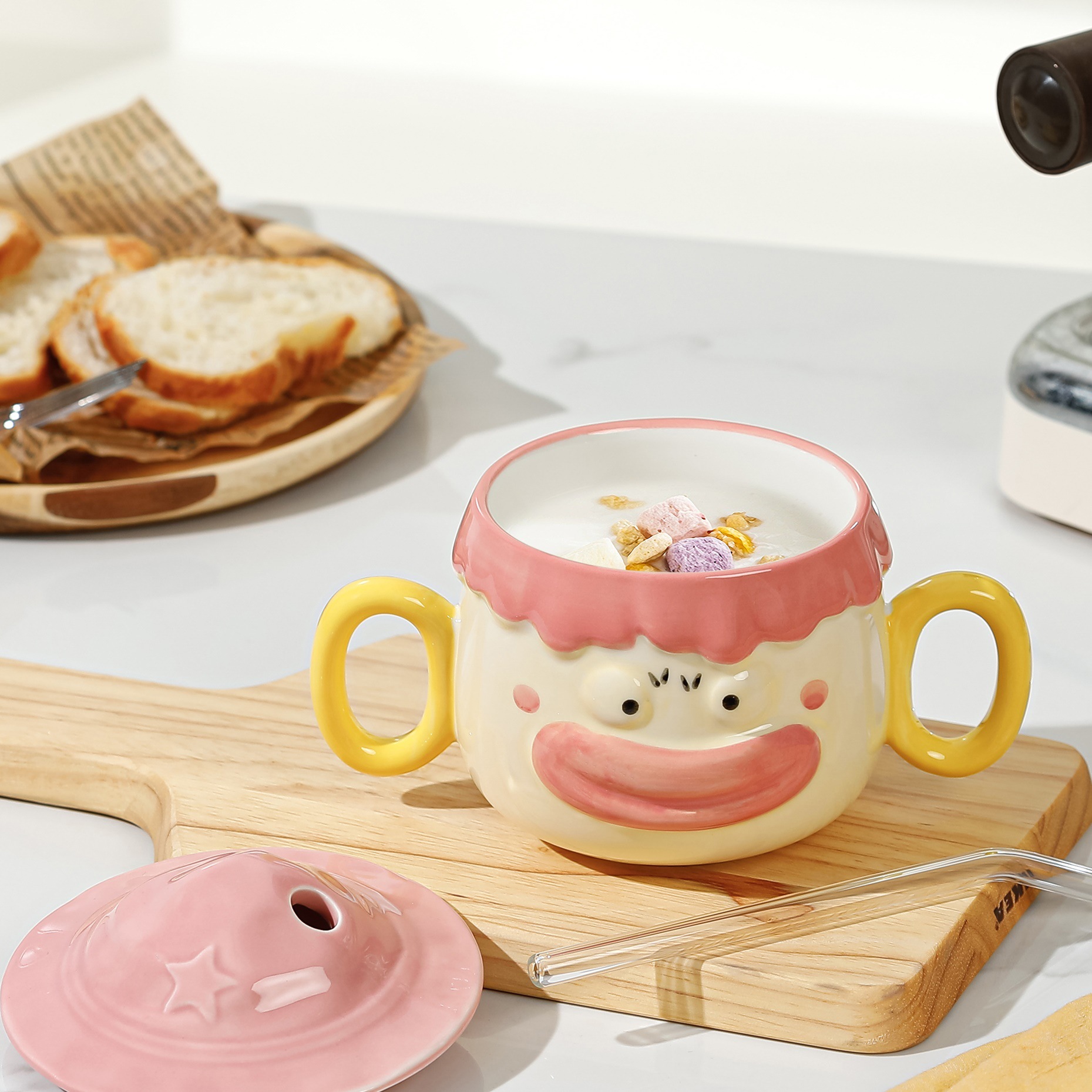 Creativo divertido lindo pato apestoso taza de agua de cerámica con tapa taza de paja de dibujos animados doble ASA taza personalizada con regalo de la mano taza
