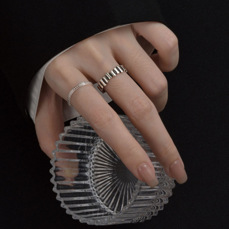 Antique-style Vintage Thai Silver Vertical Stripe Women, Compact Simple, With A Cool And Minimalist Vibe, Adjustable_voghion.com