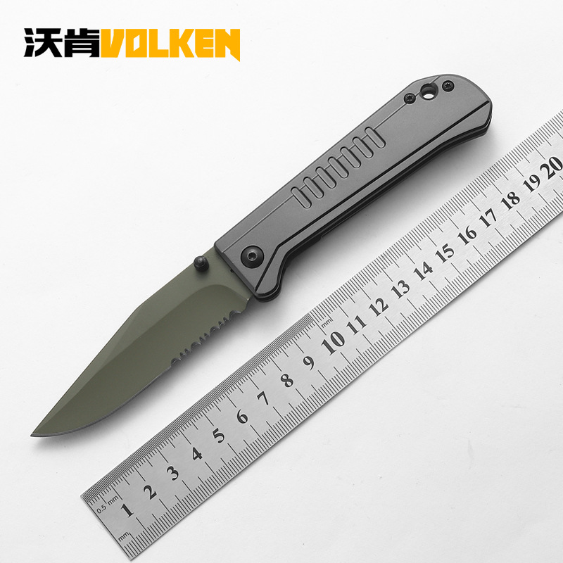 厂家货源镀钛款多功能刀野营战术小刀 户外装备3Cr13不锈钢折叠刀