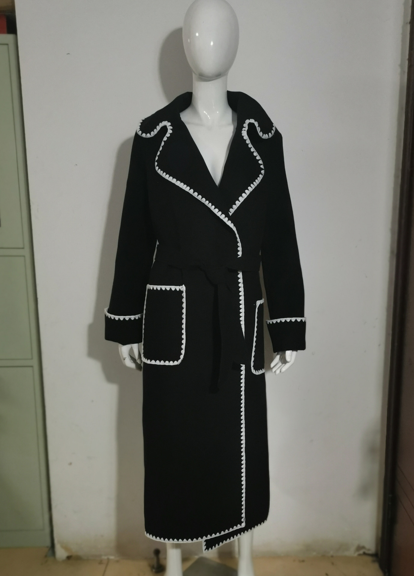 Women's Clothing autumn and winter windbreaker temperament commuter coat shell embroidered lapel women's lace up double sided woolen coat_voghion.com