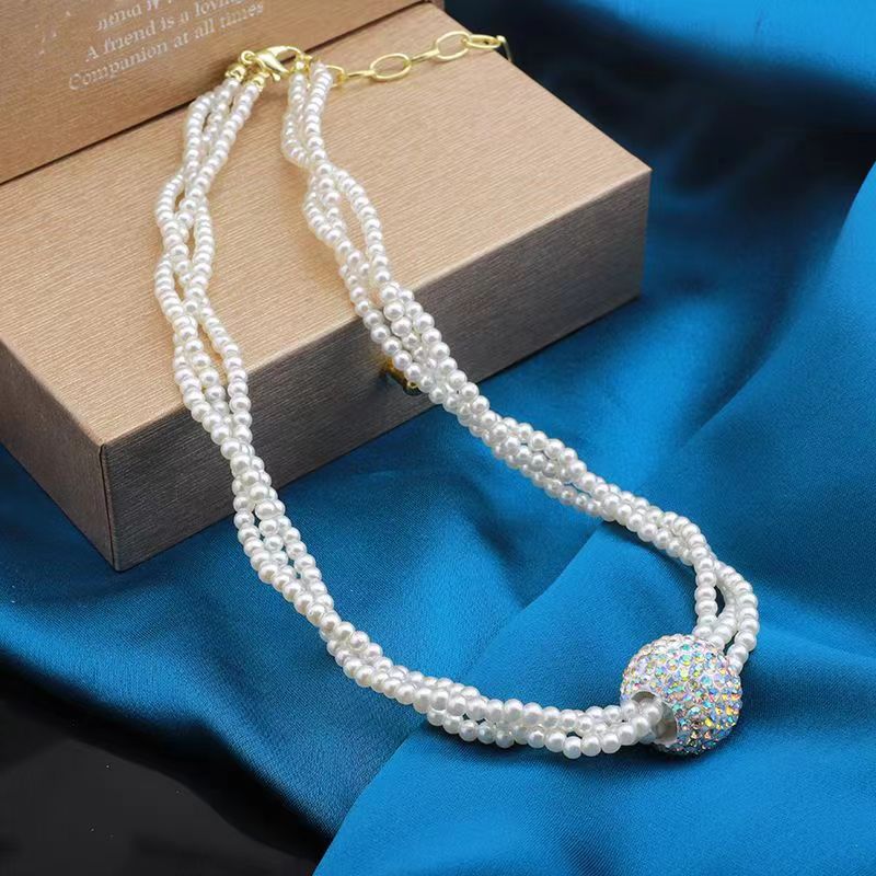 Retro Geometric Imitation Pearl Plating Women's Necklace display picture 4