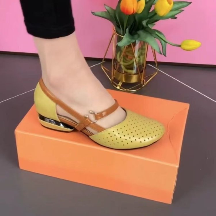 Baotou sandalias de verano nuevos zapatos de cuero suave para madres tacones redondos anti-deslizantes huecos transpirables sandalias de mujer retro
