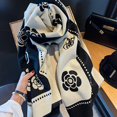 優しい知的なマフラーのストールの女性秋冬の新型の高級感のコートの装飾はカシミヤの保温のマフラーをまねます。
