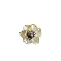 Pearl camellia anti-exposure small brooch, new gold-plated flower brooch, corsage accessories