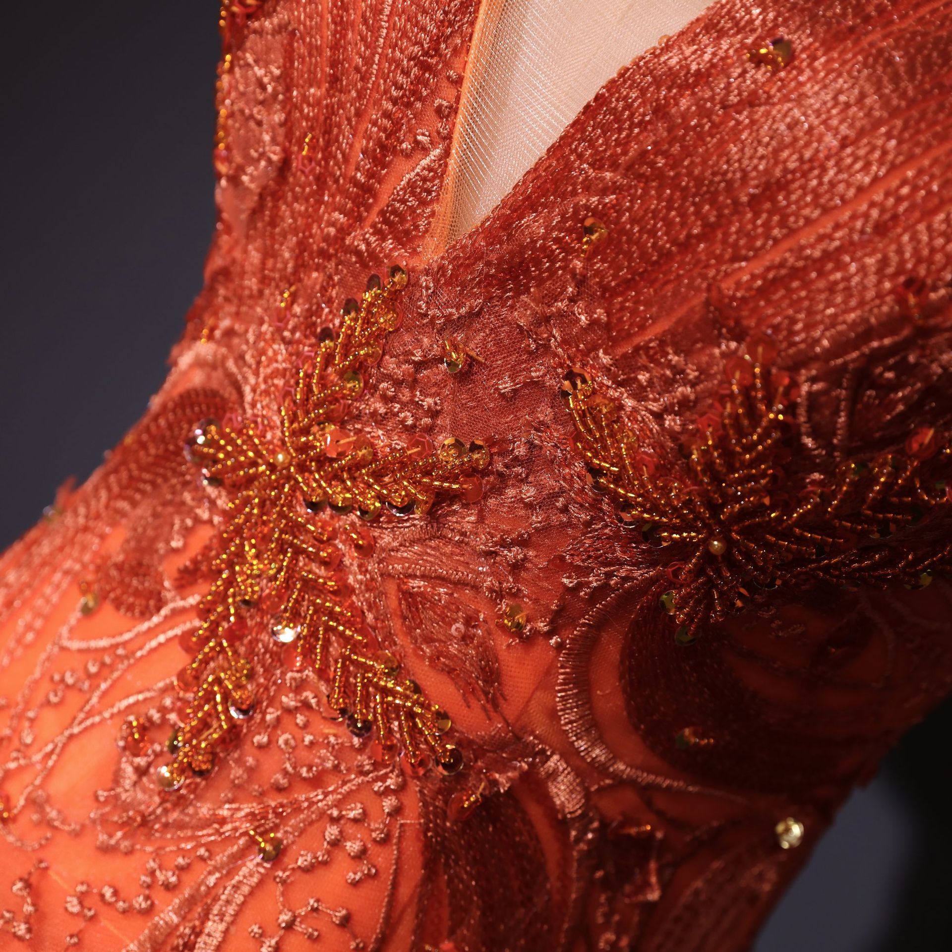 Damenbekleidung Farbiges Garn 2024 Braut Solo Kunst Prüfung Bühnenauftritt Puffrock Eine Schulter Schlankes Bankettkleid Versorgung_voghion.com