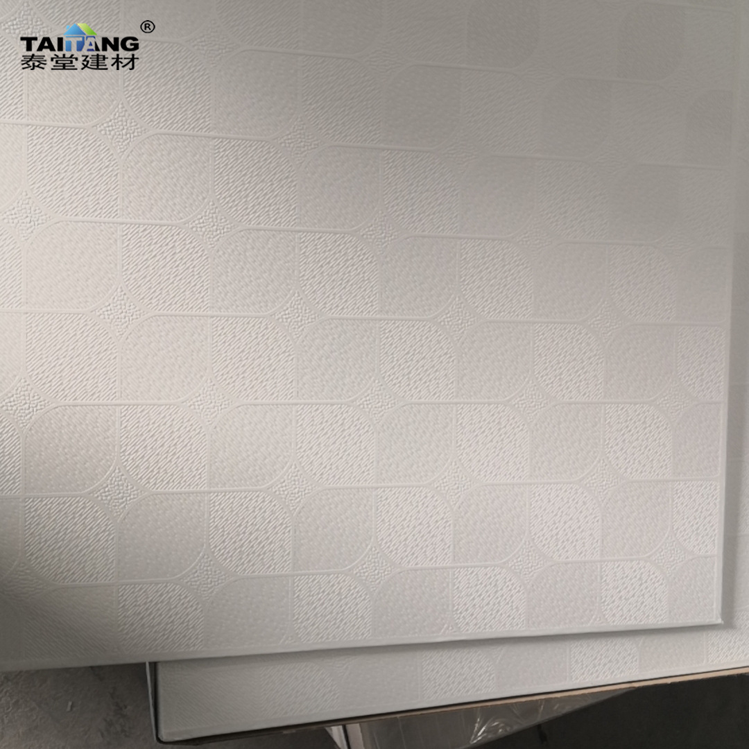 Azulejos de techo ignífugos Lambris Pvc Plafond Cielo Raso Pvc panel de techo