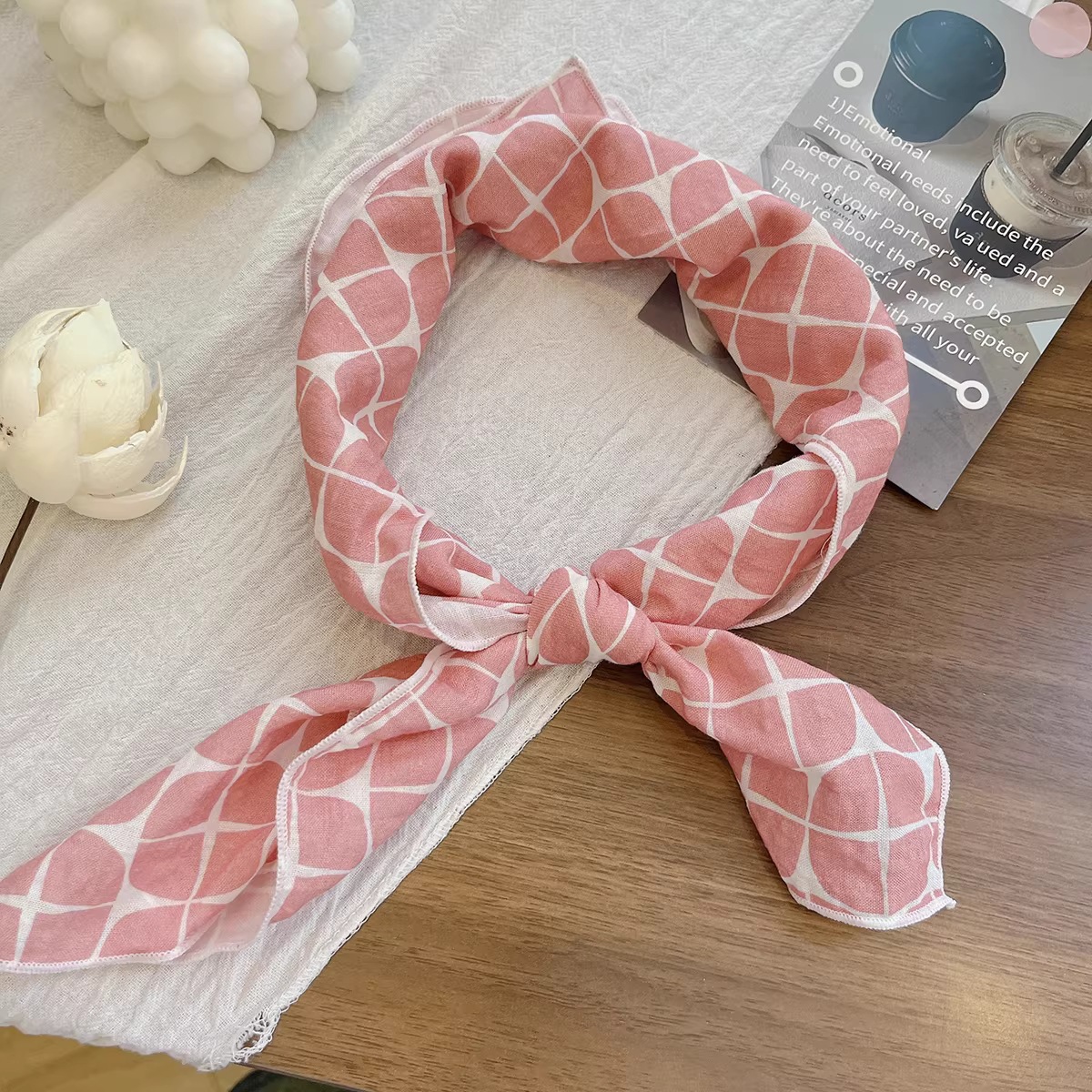 핑크 크로스 볼 스카프