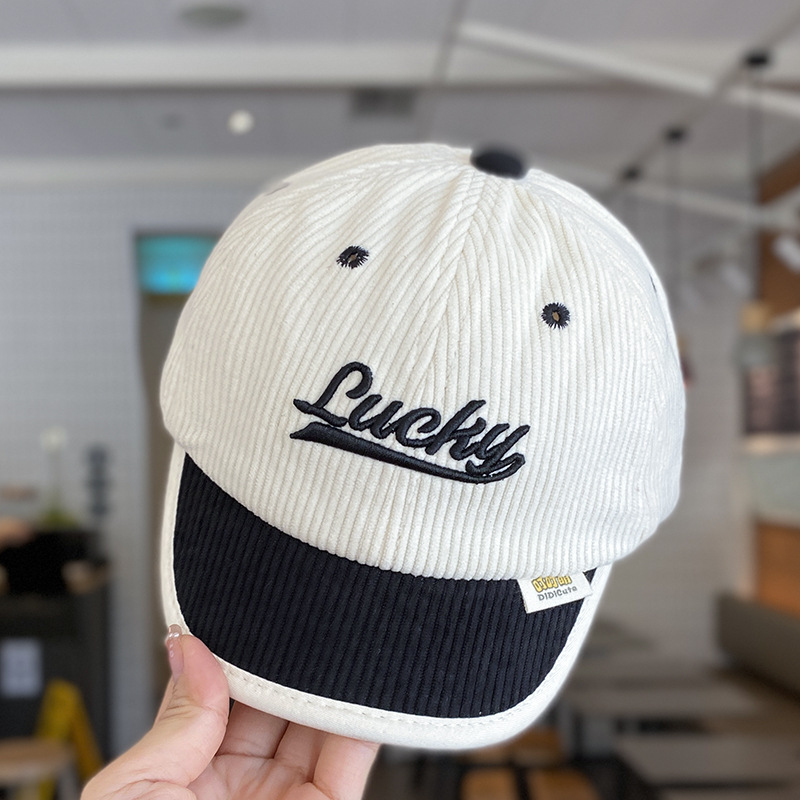 Sombrero de bebé primavera y otoño letras de aire extranjero mechuga gorra de lengua de acero para niños otoño y invierno caliente sombra de sol marea de béisbol bebé