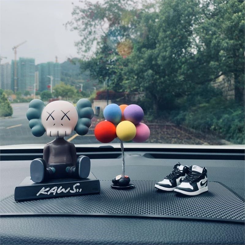 Xx gray doll + colorful balloons + black and white shoes + large cushion