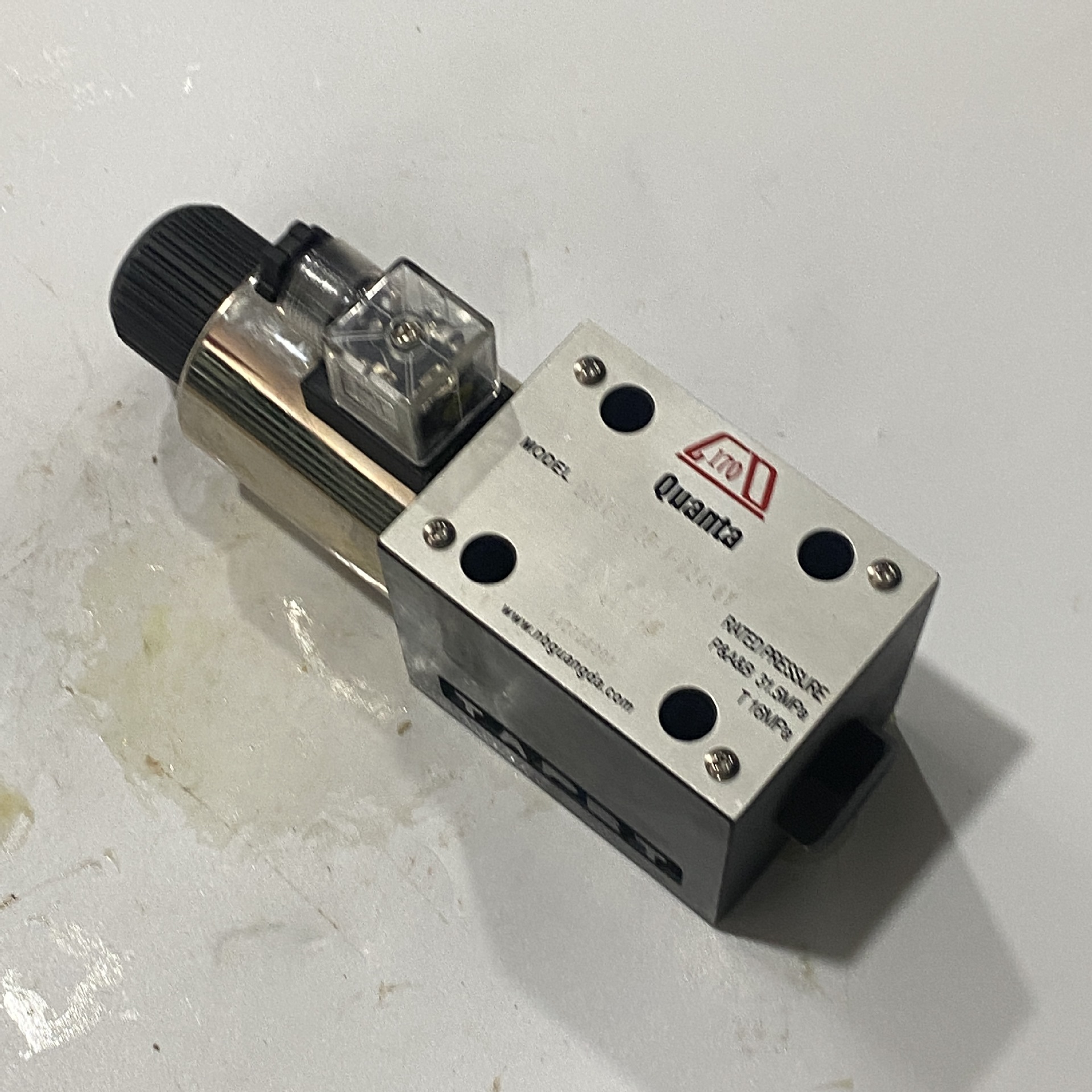 WKEA维嘉电磁换向阀DG4V-5-2B-A-D24-6Y DG4V-5-2A DG4V-5-0A