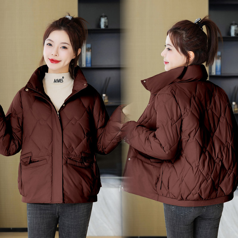 2024 otoño y invierno nuevo estilo coreano chaqueta de algodón de pluma mujer pequeña corta de cuello vertical temperamento chaqueta de algodón de diamante moda image 5