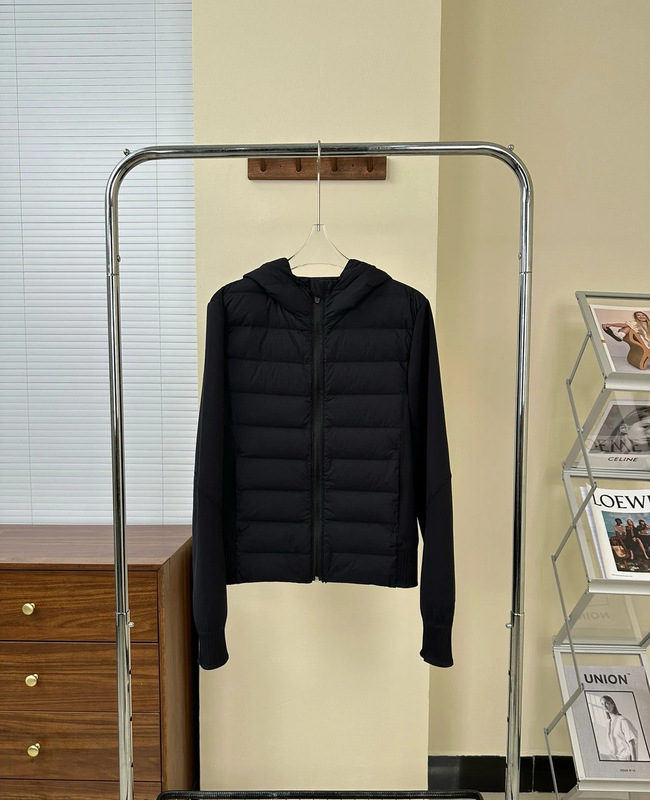 露露家轻薄运动羽绒服女2025新款保暖徒步登山户外健身瑜伽服外套|undefined