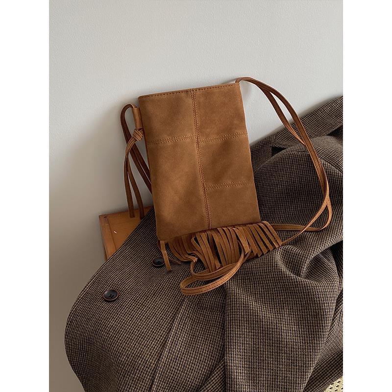 2023 nuevo nicho diseño nuevo bolso de las mujeres estilo bohemio borla americana bolso esmerilado crossbody bolso del teléfono para las mujeres