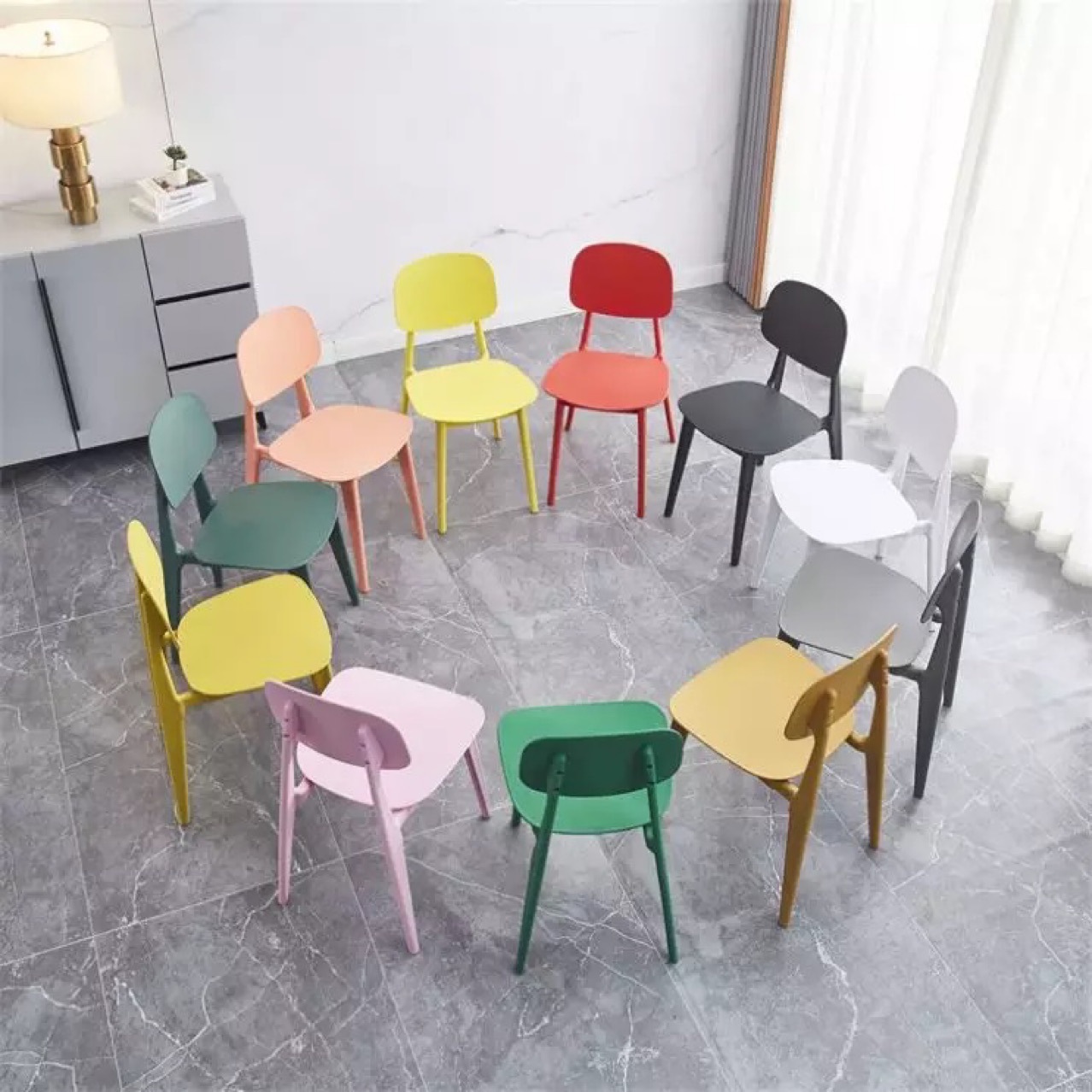 员工餐厅食堂桌椅注塑塑料洽谈 马卡龙椅奶茶店甜品店 PP餐椅组合