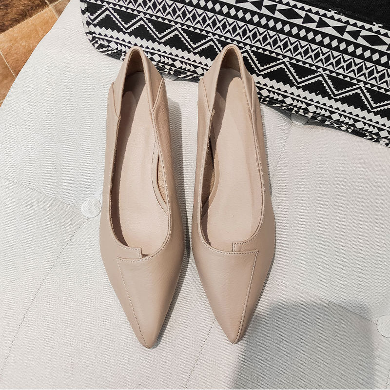 Shallow Mouth Flats Women's Medium Heel 2025 New Spring Versatile High Heels Thick Heel Pointed Toe Black Soft Sole Work Shoes Leather Shoes