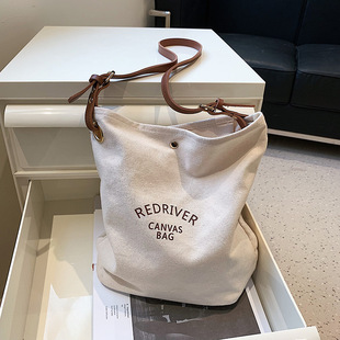 ����ˮͰ���r�����e���ش��Ҹ�μ���ٴ�б����Ⲩ�cС��ins