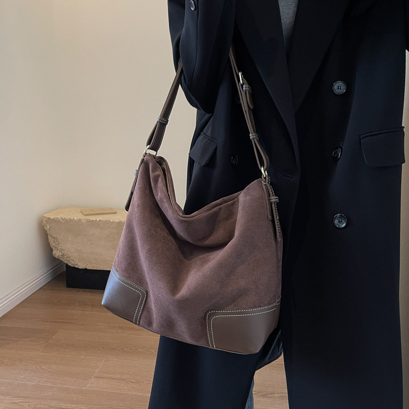 Bolso de ante retro de gran capacidad, novedad de otoño e invierno 2025, bolso de mujer, bandolera, bolso de mano popular para ir al trabajo