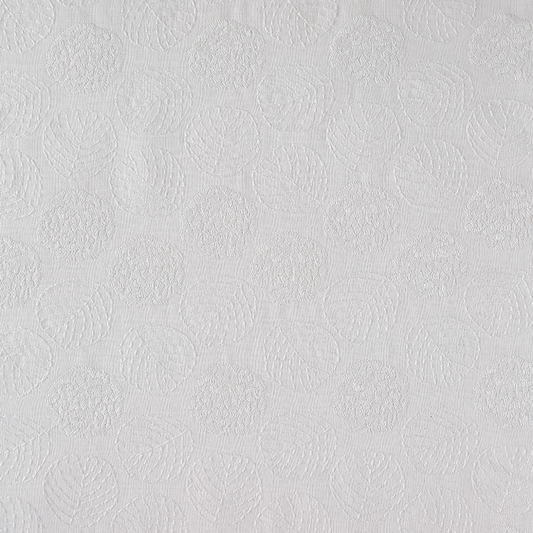 メーカーはラミー麻綿の刺繍布を供給しています。