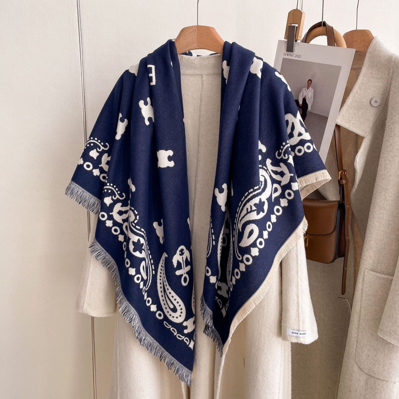 2024 otoño y invierno coreano clásico letras toallas simples versátiles nueva moda imitación de cachemira bufandas de calentamiento