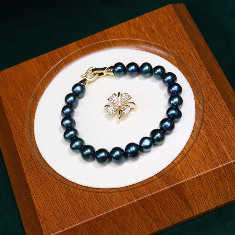 Bracelet from pearl