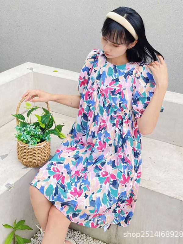 Váy liền tay ngắn họa tiết hoa nhỏ dáng chữ A suông rộng tôn dáng — Hoa rực rỡ