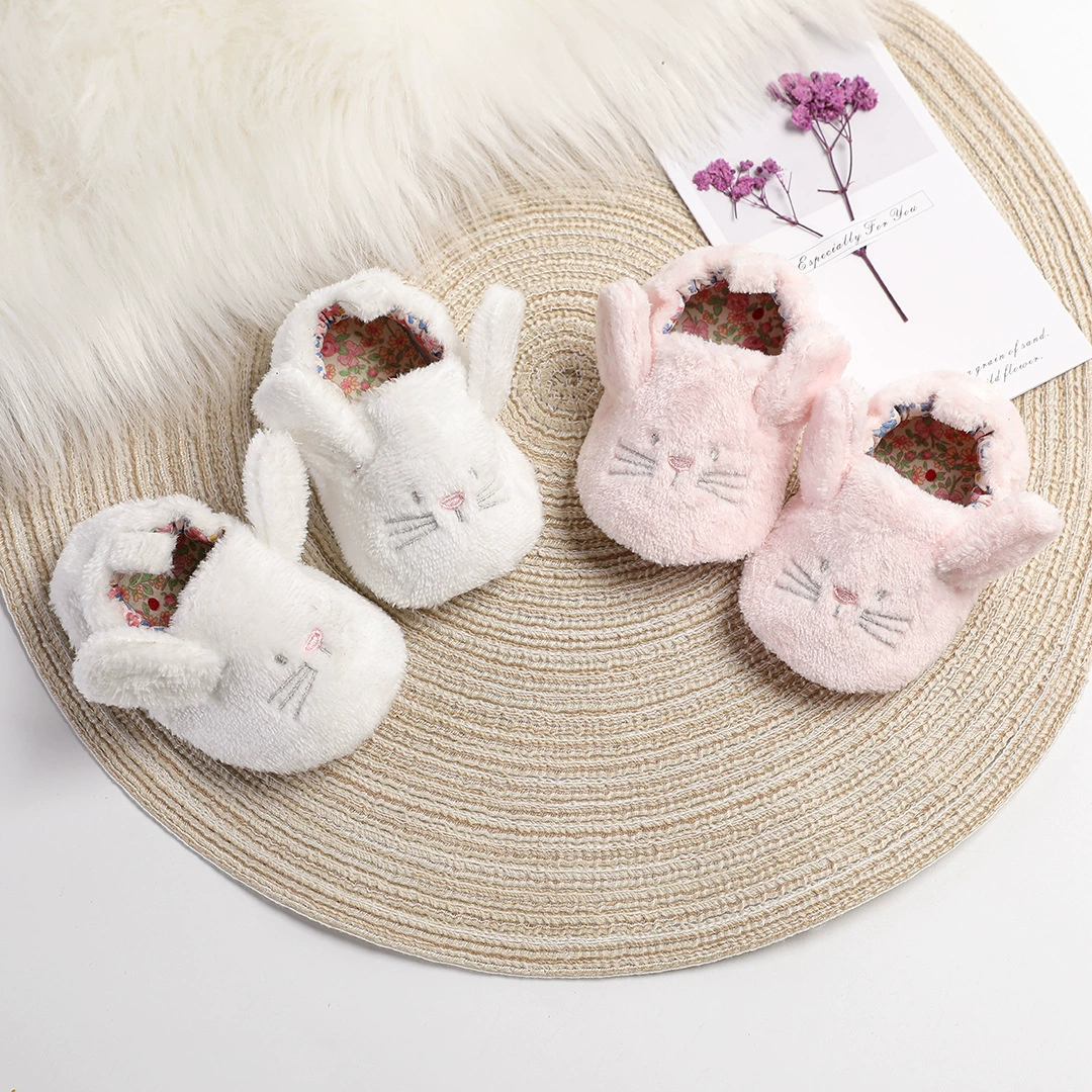 2024 зимняя пушистая детская обувь мультипликационная кукла милые мужчины и женщины носят износостойкую, нескользкую и теплую моду