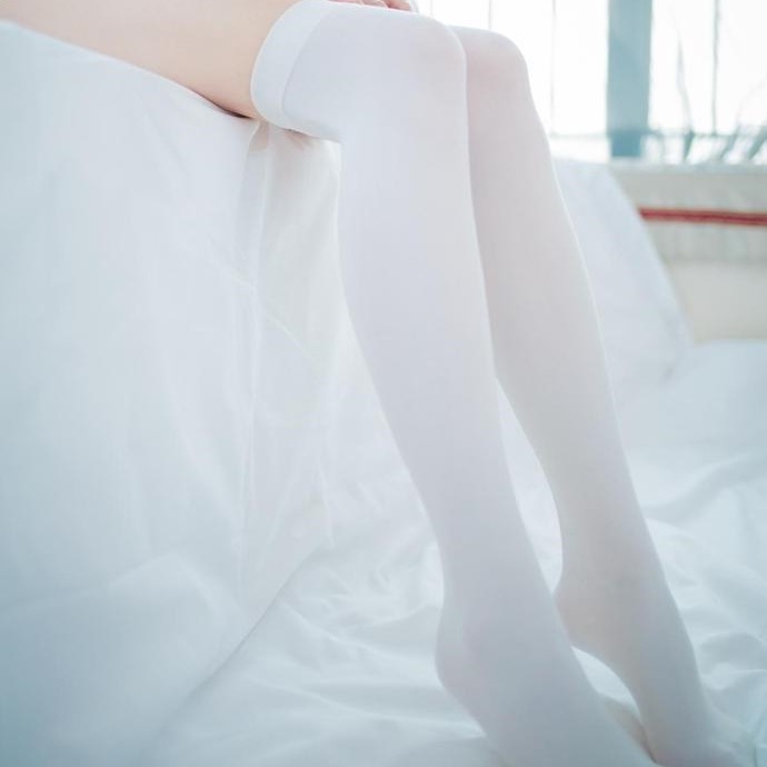 Medias de terciopelo de primavera y otoño calcetines de estudiante Blanco japonés medias de uniforme de JK negro de alta rodilla para mujer al por mayor