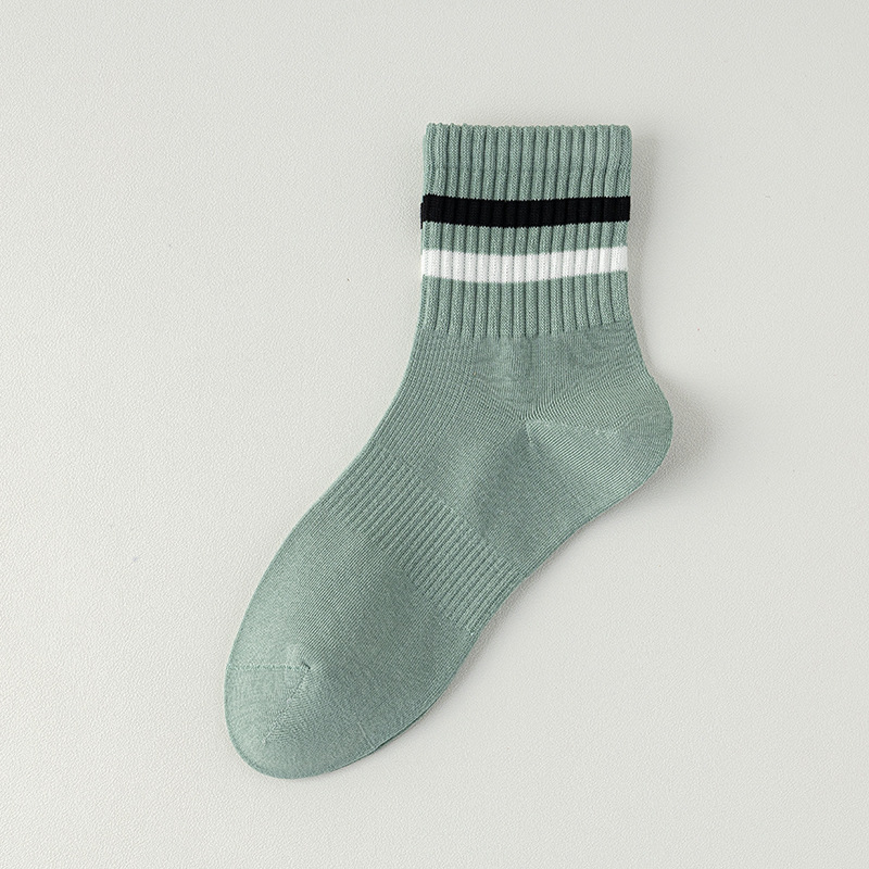 Calcetines cortos de algodón de color sólido para hombres otoño y invierno 100 algodón en una máquina sin hueso anti-balling paquete independiente de rayas de dos barras calcetines para hombres