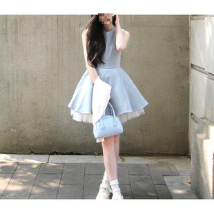 ��ʽ���|�{ɫ�o�䱳���B��ȹ��Ů�ļ�2025�¿��ٽz߅���������ȹ