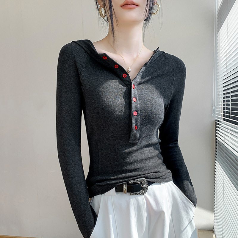春秋连帽T恤上衣女纽扣小衫2025新款秋季设计感修身打底衫可外穿|undefined