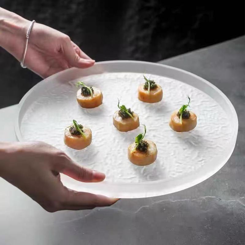 シンプルなスタイルの食器の丸い透明なガラスの皿の平盤の雨の糸の皿の創意の料理の皿のお菓子は皿の特色の食器を並べます。|undefined