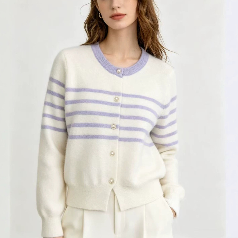 French-style retro striped knit cardigan for women, 2026 autumn/winter new design, stylish sweater outerwear with contrasting colors French-style retro striped knit cardigan for women, 2026 autumn/winter new design, stylish sweater outerwear with contrasting colors