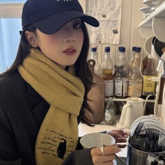 韩版羊毛混纺围巾女冬季2025新款企鹅刺绣百搭纯色围脖学生高级感