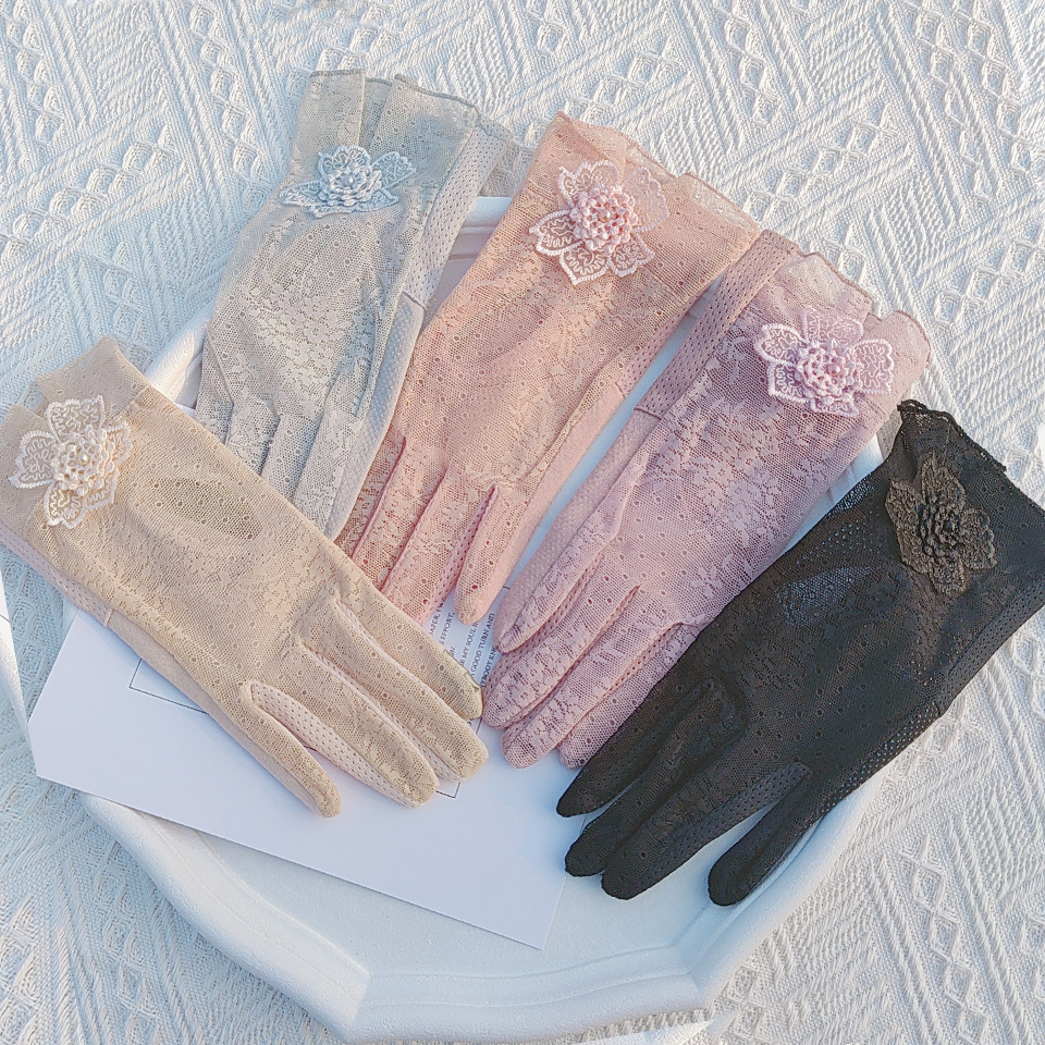 Summer lace gloves