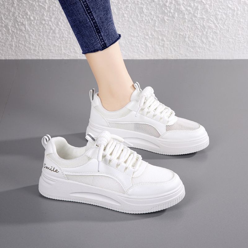 Zapatos de malla antideslizante para mujeres 2025, nuevos zapatos casuales de verano ligeros con suela suave, zapatos blancos coreanos para mujeres