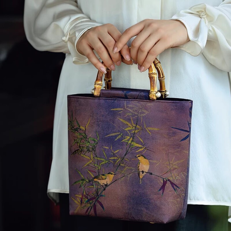 2026 New Original Silk Xiangyun Yarn Bamboo Handle Handbag, New Chinese Style Cheongsam Hanfu Matching Bag, National Style Gift 2026 New Original Silk Xiangyun Yarn Bamboo Handle Handbag, New Chinese Style Cheongsam Hanfu Matching Bag, National Style Gift