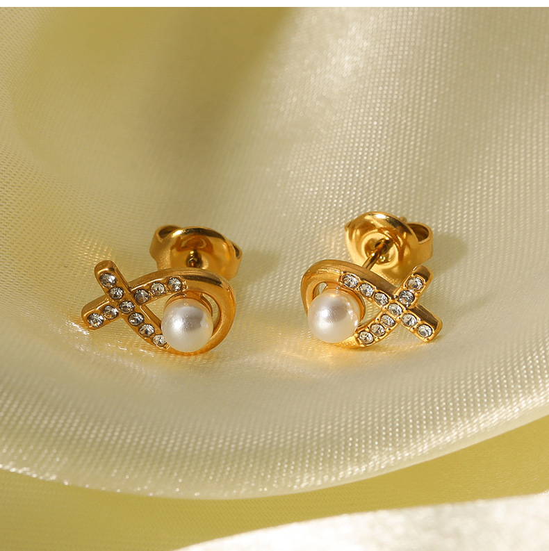 1 Pair Casual Modern Style Round Plating Inlay Stainless Steel Artificial Pearls Pearl Zircon 18K Gold Plated Ear Studs display picture 3